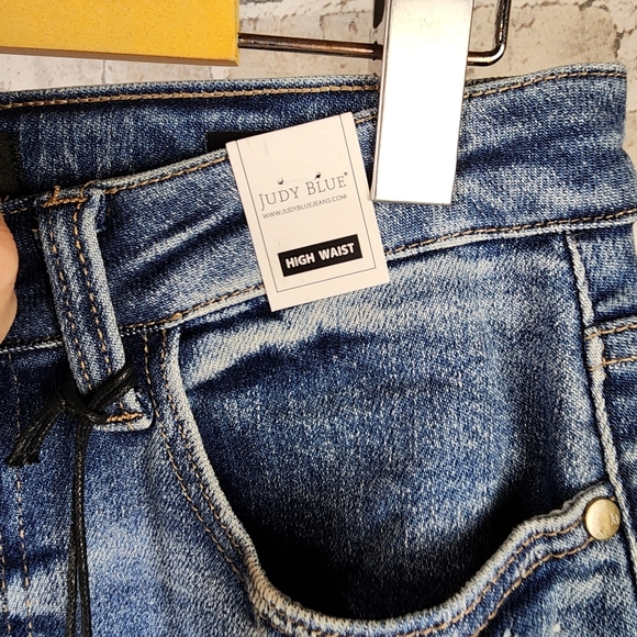 Judy Blue High Waist Vintage Destroyed Straight Leg NWT Blue Size 7/28 - Picture 6 of 16